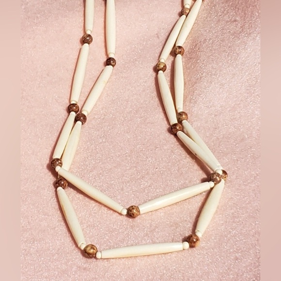 👩‍👧👩‍👦🤰💐Bone & Fossilized Brown Jade Necklace Earrings Set💐🤰👩‍👦👩‍👧 - Picture 2 of 7